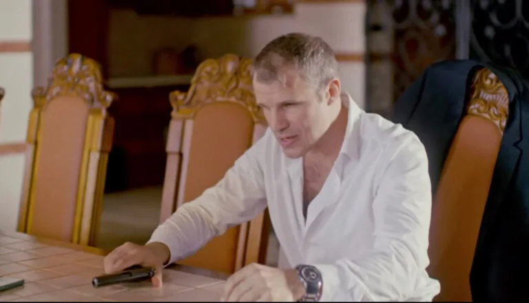 Момент из 10 серии 1 сезона