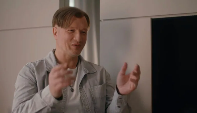 Момент из 9 серии 2 сезона